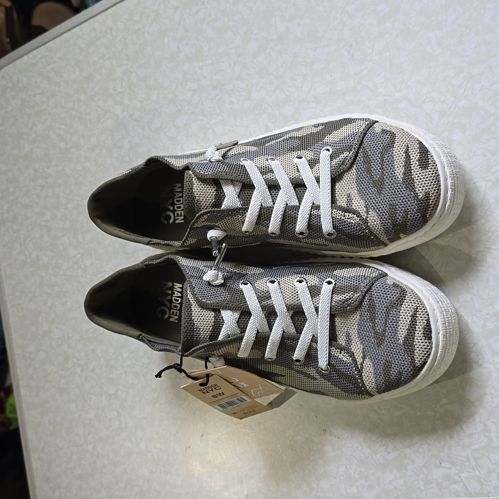 Madden NYC Glycerine Camo Sneakers Size 8W NWT